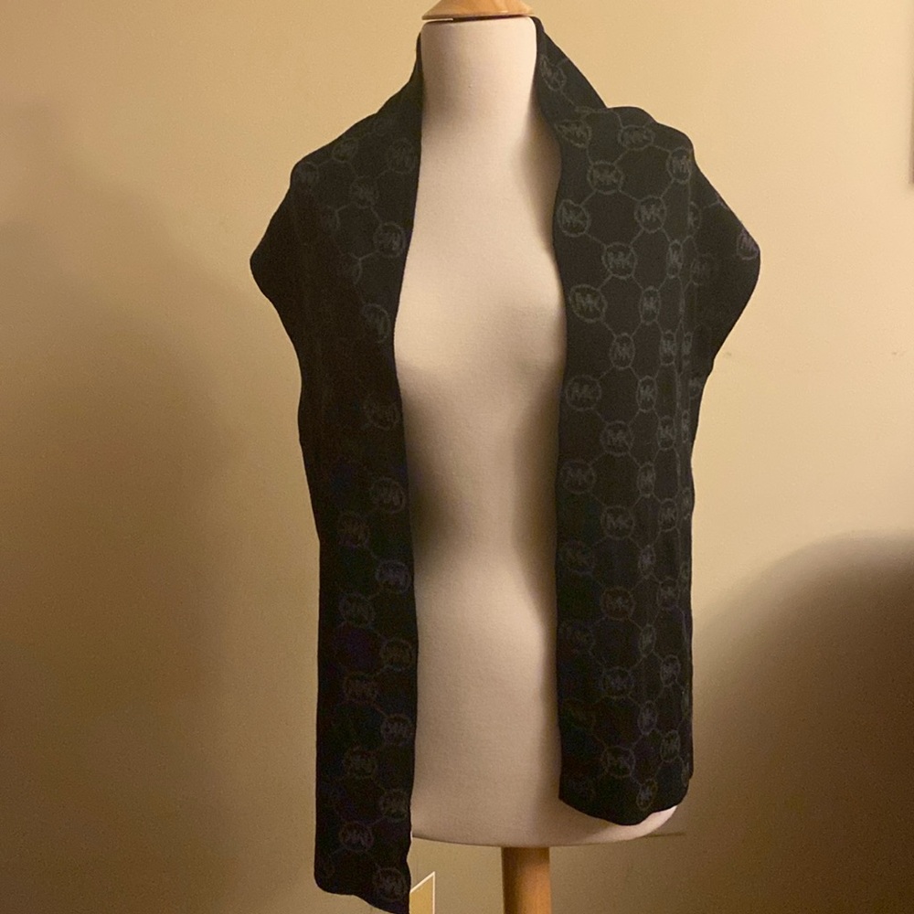NWT Michael Kors Black & Grey Scarf